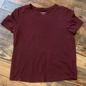 Old Navy Short Sleeve Crewneck Tee in Deep Wine